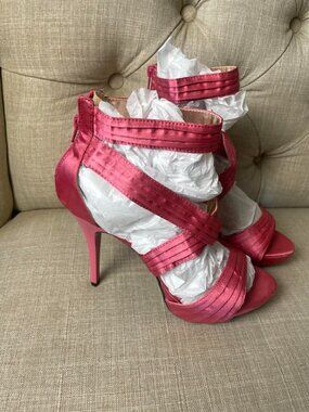 EUC De Blossom Collection Pink Satin Stiletto Heels size 7